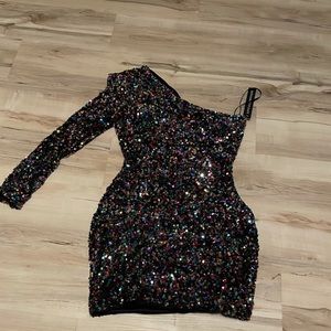 one sleeve sequin holiday dress👗